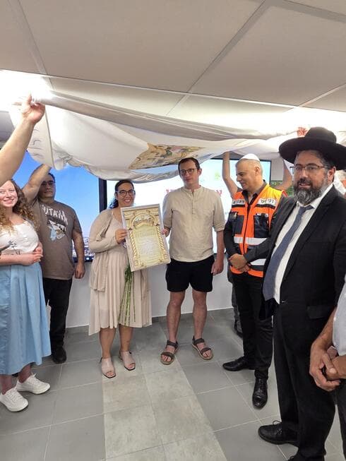 חתונתם של אורי אטינגר ואליהו שוורץ בכפר סבא