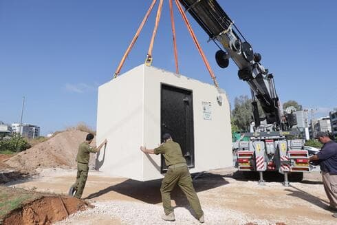 הצבת המיגוניות בהרצליה