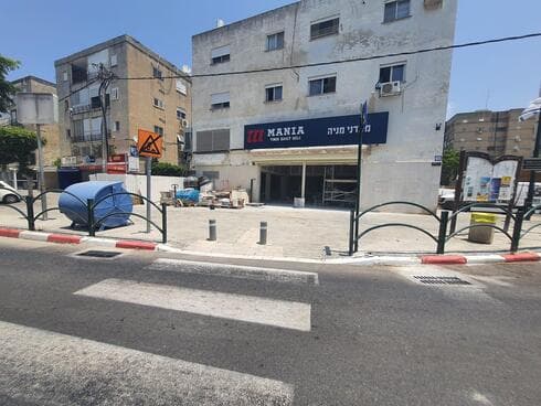 הבניין ברחוב קרן היסוד ממנו הסירו שב"חים תמונות של חללי צה"ל הבניין ברחוב קרן היסוד ממנו הסירו שב"חים תמונות של חללי צה"ל