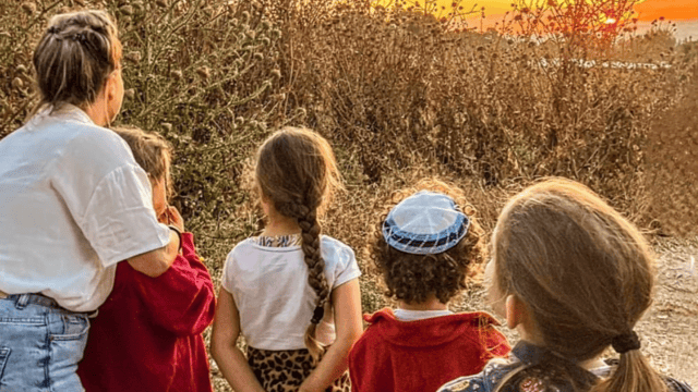 דתיים וחילוניים יחד. בית הספר מיתרים טבעון (צילום: אתר בית הספר בפייסבוק) דתיים וחילוניים יחד. בית הספר מיתרים טבעון
