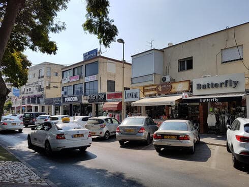 שדרות משה גושן בקרית מוצקין (צילום: נחום סגל) שדרות משה גושן בקרית מוצקין