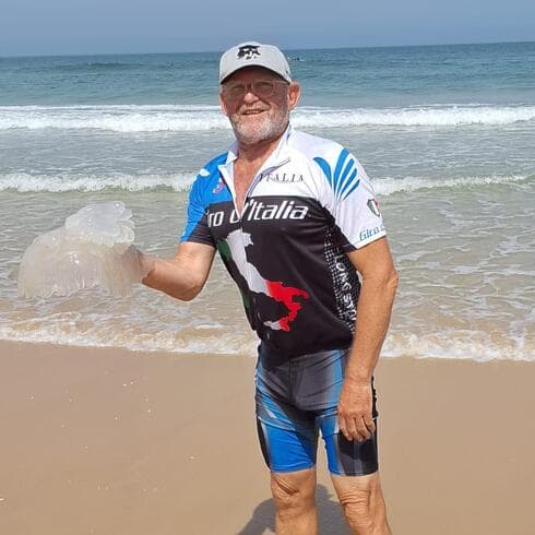 מדוזות בחוף בת ים