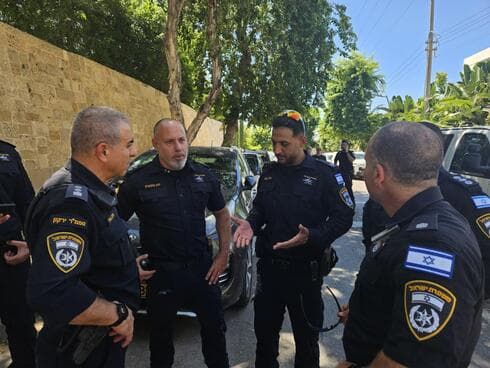 זירת האירוע בהרצליה פיתוח (צילום: דוברות המשטרה) זירת האירוע בהרצליה פיתוח