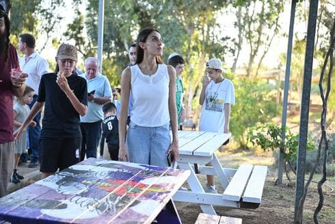 פינת ההנצחה לזכרו של מארק קונונוביץ ז"ל בפארק הרצליה