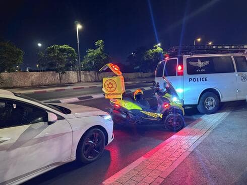 זירת התאונת בצומת רעננה (צילום: דוברות מד"א) זירת התאונת בצומת רעננה