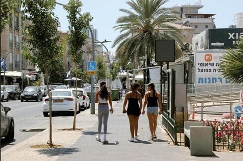רחוב רוטשילד בראשון לציון. איפה הצל? רחוב רוטשילד בראשון לציון. איפה הצל?