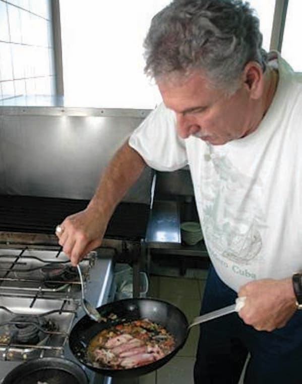 אידי ישראלוביץ' מבשל