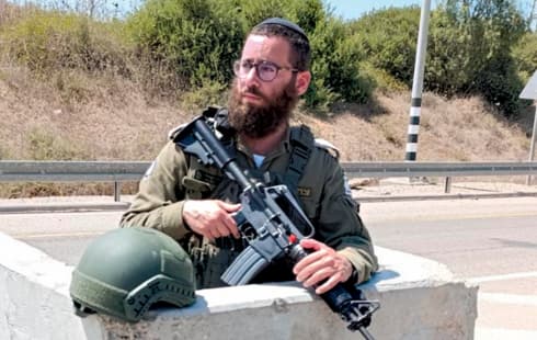 מנדי ריזל במחסום