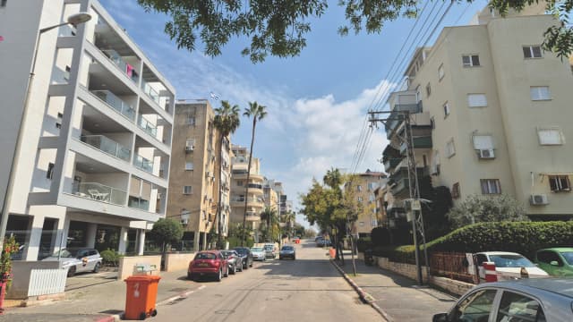 רחוב השלושה פתח תקוה