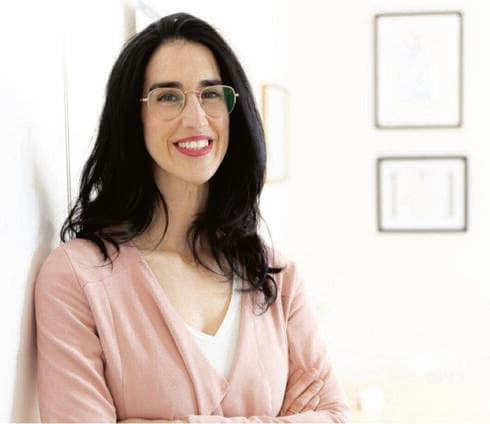 ד“ר רחלי הולצברג, מומחית ברפואת ילדים ומנהלת מרפאת כללית כרמים בשדרות