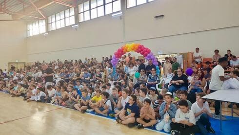 תלמידי המרכז למצוינות ע"ש רון ורדי. הכרישים של ראשל"צ (צילום: באדיבות העירייה) תלמידי המרכז למצוינות ע"ש רון ורדי. הכרישים של ראשל"צ