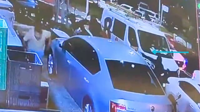 יוצא מהרכב ויורה. תיעוד הירי בשדרות הציונות חיפה 21.7.25 (צילום: פרסום לפי 27א לחוק זכויות יוצרים) ירי שדרות הציונות חיפה 21.7.25