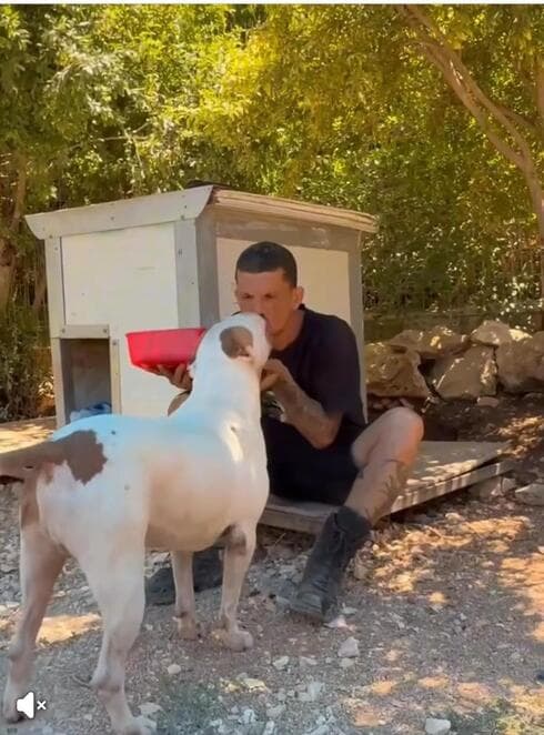 חיים חדשים. יובל מנדלוביץ' והכלב לביא