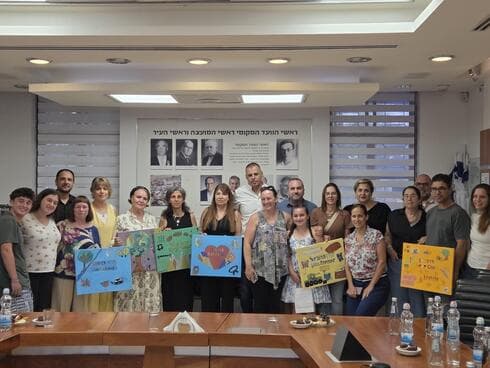 משפחות החיילים (צילום: עיריית כפר סבא) משפחות החיילים