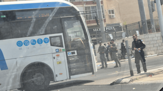 חסימת כביש רחוב אורלוב פתח תקוה