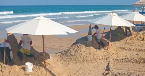 בניית ארמונות חול בחופי חיפה 2025