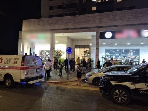 מזירת האירוע בראשון לציון (צילום: תיעוד מבצעי מד"א) מזירת האירוע בראשון לציון