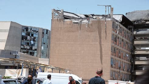 בית החולים סורוקה לאחר פגיעת הטיל האיראני (צילום: הרצל יוסף) בית החולים סורוקה לאחר הפגיעה