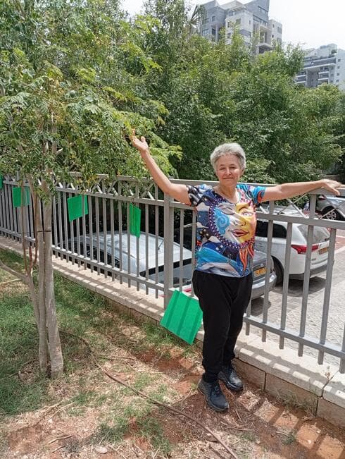 נורית גבאי- מחברת הספר "טבע יקר, בעיר ובספר: "חבר, אתה חסר!" " נורית גבאי- מחברת הספר "טבע יקר, בעיר ובספר: "חבר, אתה חסר!" "