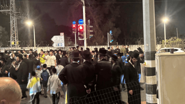 הפגנות החרדים בכפר יונה הפגנות החרדים בכפר יונה