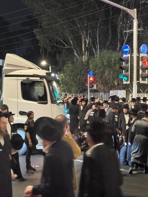 הפגנות החרדים בכפר יונה (צילום: עיריית כפר יונה) הפגנות החרדים בכפר יונה