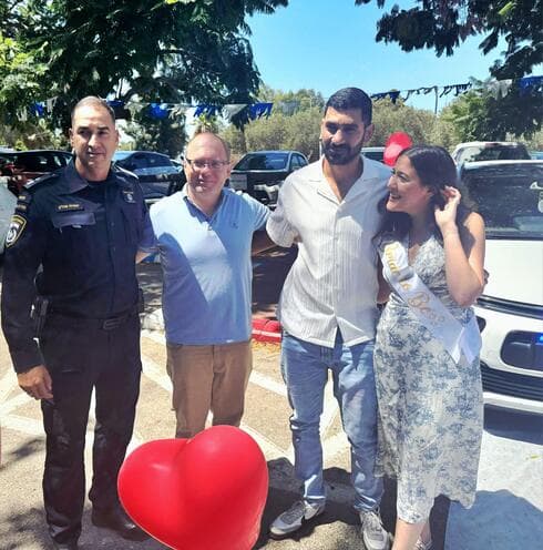 בני הזוג במהלך האירוע המרגש