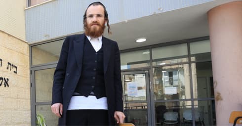 האדמו"ר התגייס עכשיו לא מעודדים התגייסות. רדנר האדמו"ר התגייס עכשיו לא מעודדים התגייסות. רדנר