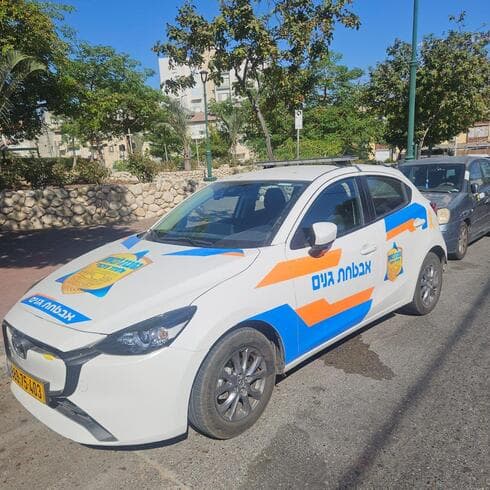 סיירת ביטחון בראשון לציון. דריכות מוגברת (צילום: החברה לביטחון וסדר ראשון לציון) סיירת ביטחון בראשון לציון. דריכות מוגברת
