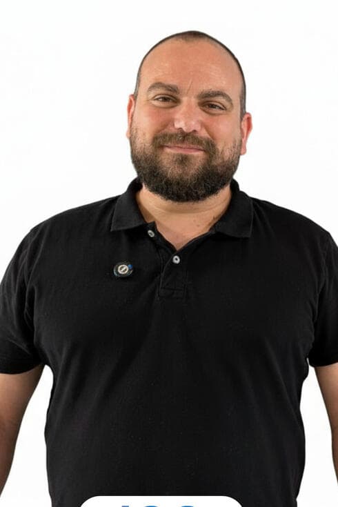 גל ניצן, מנהל בית הספר "ארזים" בקרית אתא (צילום: באדיבות העירייה) בית הספר "ארזים" בקרית אתא