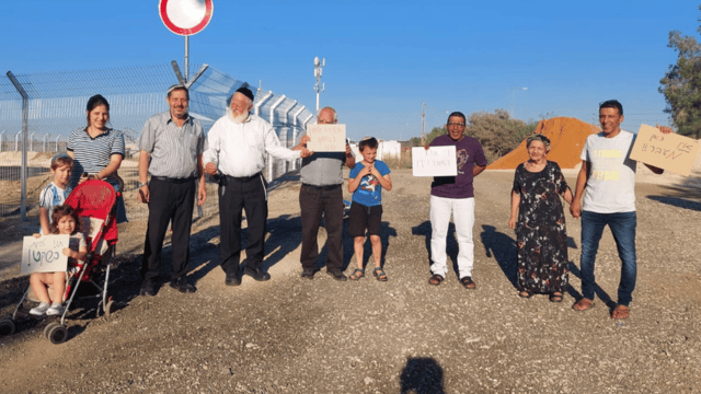 התושבים בשיכון הפועל המזרחי פתח תקוה