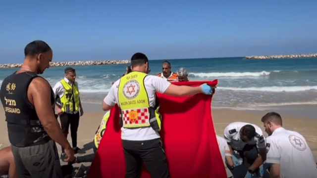 תיעוד מהטביעה בנתניה תיעוד מהטביעה בנתניה