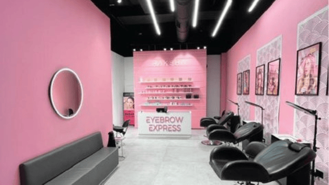 "Eyebrow Express" בקניון הזהב (צילום: באדיבות שחר אברמוב) "Eyebrow Express" בקניון הזהב