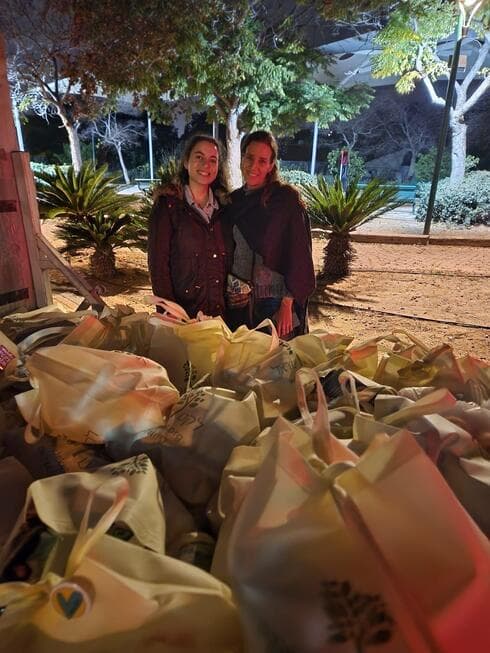 התנדבות סטודנטים ברעננה (צילום: עיריית רעננה) התנדבות סטודנטים ברעננה