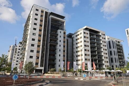 "חלומות גן בעברית". בניינים חדשים בשכונת נוריות בראשון לציון