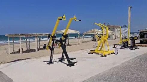 מתקני כושר חדשים בחוף נאות בקרית חיים (צילום: באדיבות עיריית חיפה) מתקני כושר חדשים בחוף נאות בקרית חיים