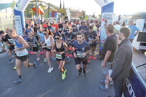 חצי מרתון לזכר הגיבורים (צילום: ליאור איפרגן פוטו שוש) חצי מרתון לזכר הגיבורים