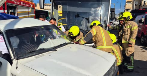 תאונת מטרונית חיפה דרך בר יהודה 16.9 תאונת מטרונית חיפה דרך בר יהודה 16.9