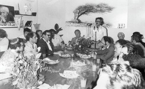 ביקור יצחק רבין באופקים שנת (צילום: ארכיון העיר אופקים) ביקור יצחק רבין באופקים שנת
