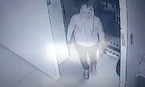 מצלמות בית הכנסת  בקרית גת שתיעדו  את הפריצה