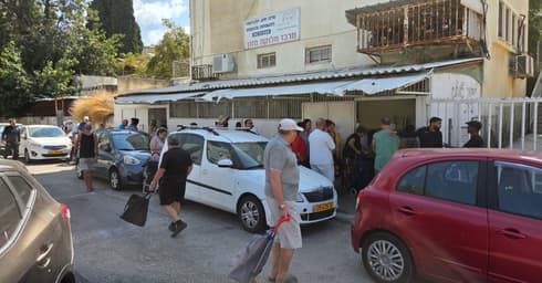 חלוקת חלוקת מזון בלב חש