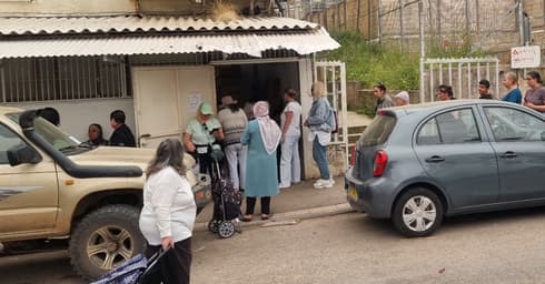 חלוקת חלוקת מזון בלב חש