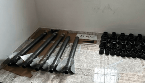 ציוד ששימש להכנת רקטות (צילום: משטרת ישראל) ציוד ששימש להכנת רקטות