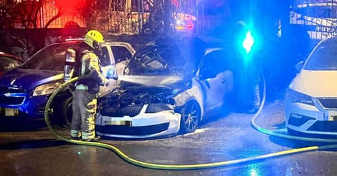 שריפת רכבים נווה גנים חיפה יום כיפור שריפת רכבים נווה גנים חיפה יום כיפור
