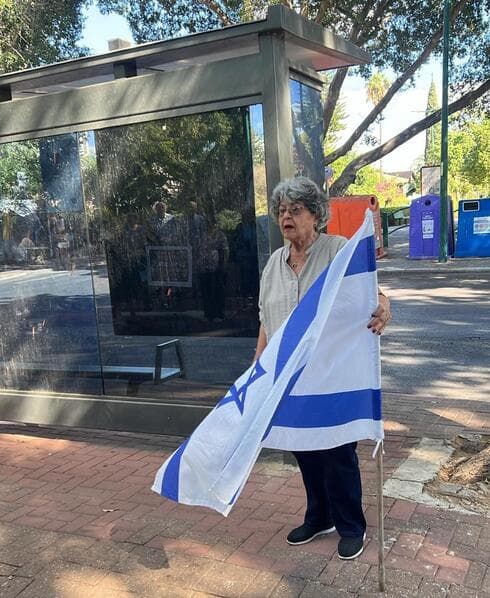  דיירי ״לב רחובות״ במחווה מרגשת בבוקר ה-7 באוקטובר