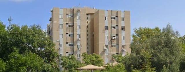 הבניין שעומד לפני פינוי בינוי בחולון