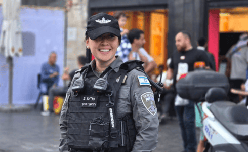 שומרים עליכם בברכת הכוהנים בירושלים (צילום: דוברות המשטרה) שומרים עליכם בברכת הכוהנים בירושלים