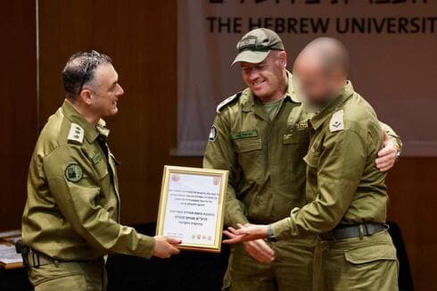 מני סעדון בטקס קבלת ההצטיינות מני סעדון בטקס קבלת ההצטיינות
