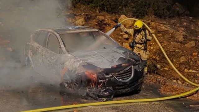שריפה ברחוב א.ד גורדון חיפה (צילום: כבאות והצלה) שריפה ברחוב א.ד גורדון חיפה