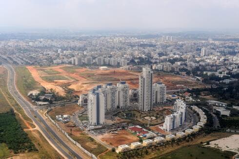 הבית הראשונים בעיר מודיעין (צילום: מארק ניימן לעמ 2009) הבית הראשונים בעיר מודיעין