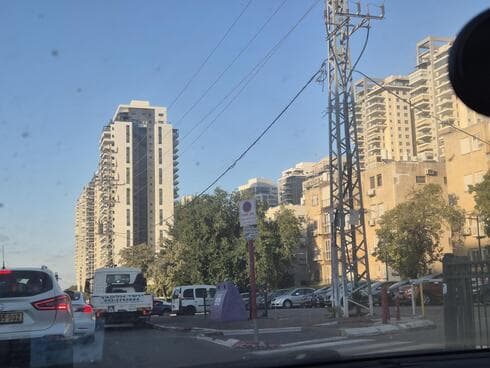 הבניינים החדשים של שכונת נווה גן לצד שכונת רמת ורבר פתח תקוה (צילום: שירות מיינט) הבניינים החדשים של שכונת נווה גן לצד שכונת רמת ורבר פתח תקוה